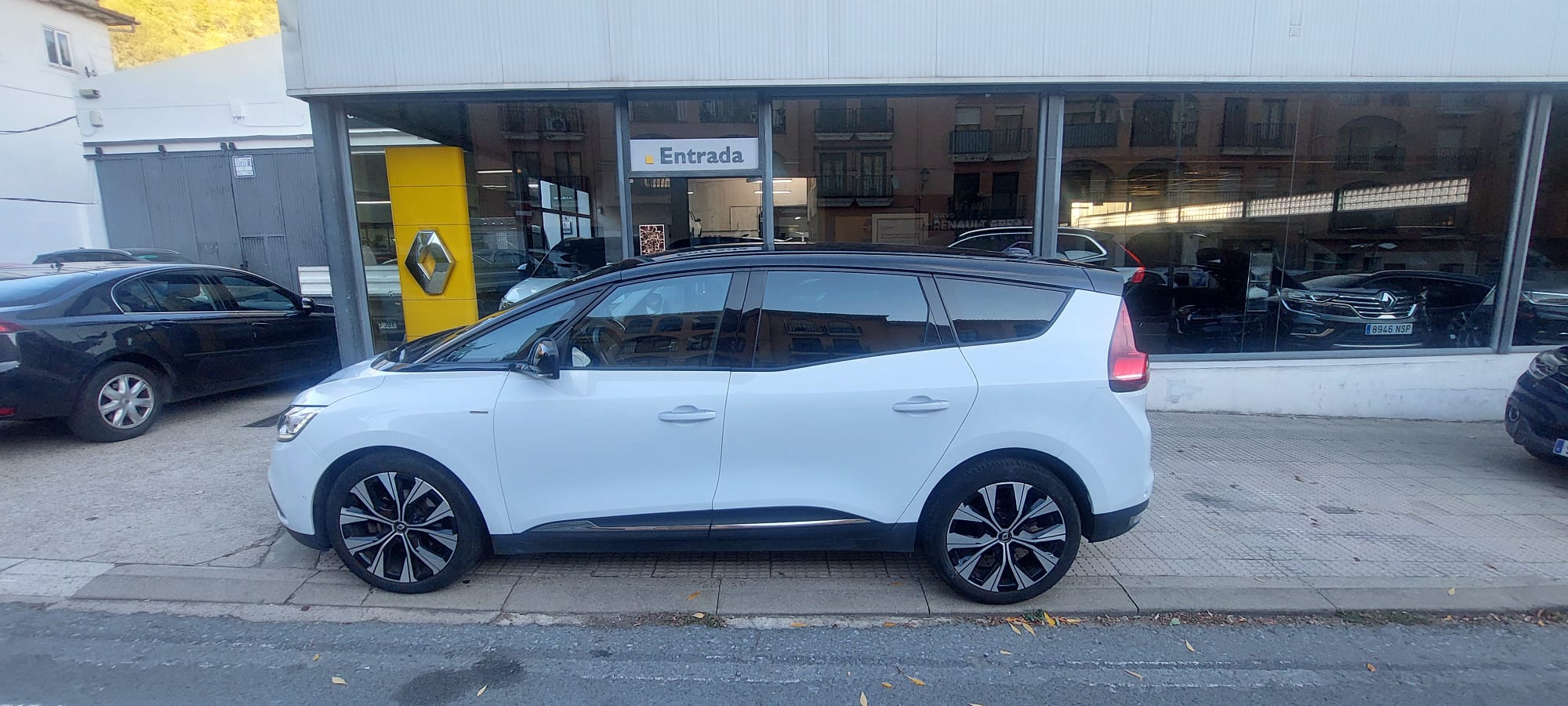 Renault Grand Scenic 1.3 TCE 140CV foto 2